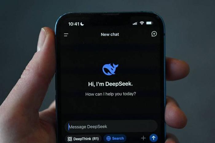 下载量暴跌七成！DeepSeek真凉了？真相来了！